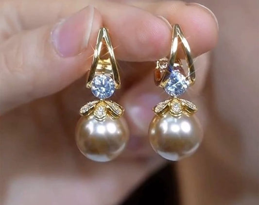 Pendientes colgantes Encanto Dorado💧un toque de elegancia y glamour💖
