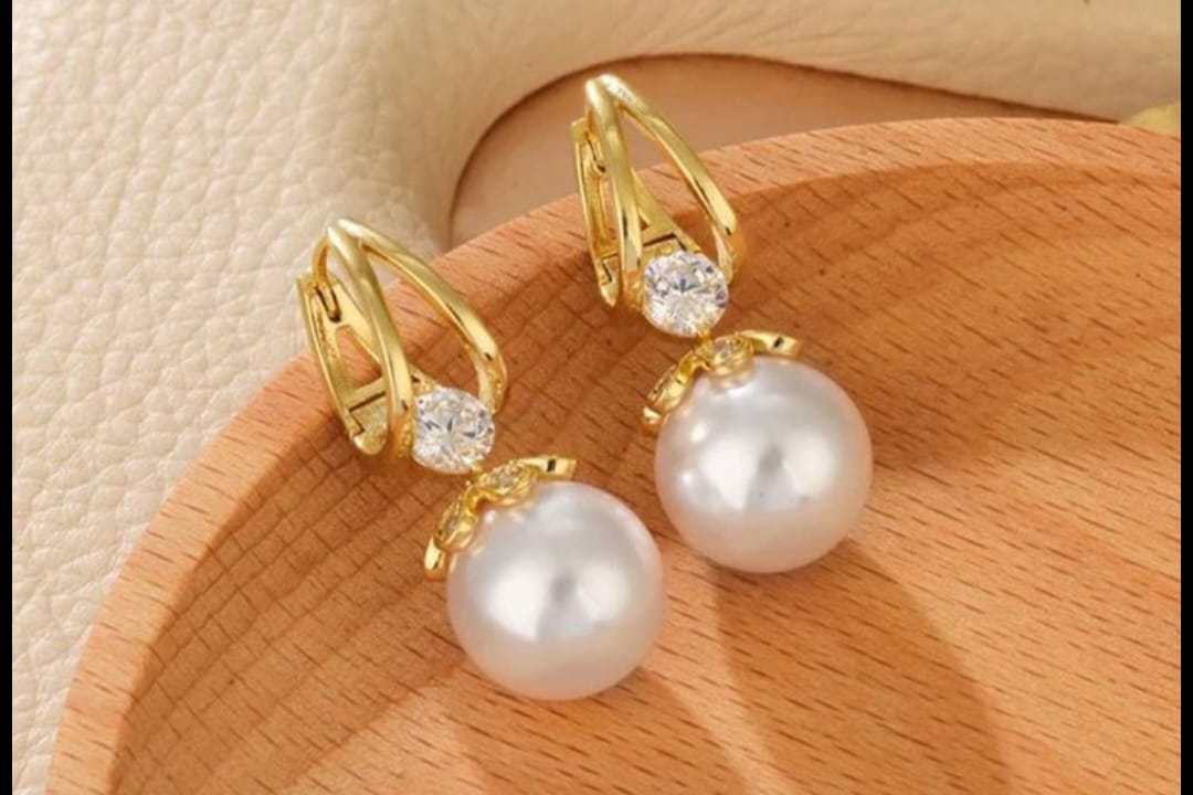 Pendientes colgantes Encanto Dorado💧un toque de elegancia y glamour💖